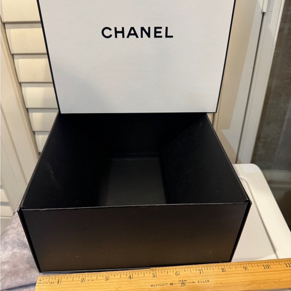 Chanel Black and White Box Empty for Display Day or‎ Gifts